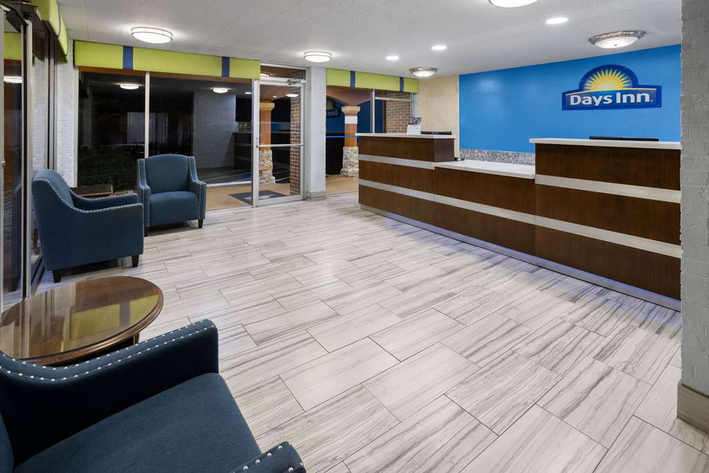 Days Inn by Wyndham Forsyth - photo 10