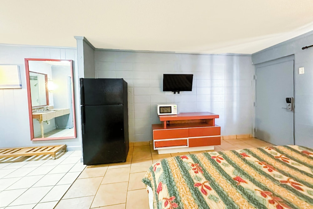 Sunrise Inn By OYO Albany - photo 15