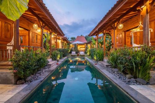 Luxury Beachside SelMoon Villa — 4-Star Luxury Hotel in Canggu, Indonesia