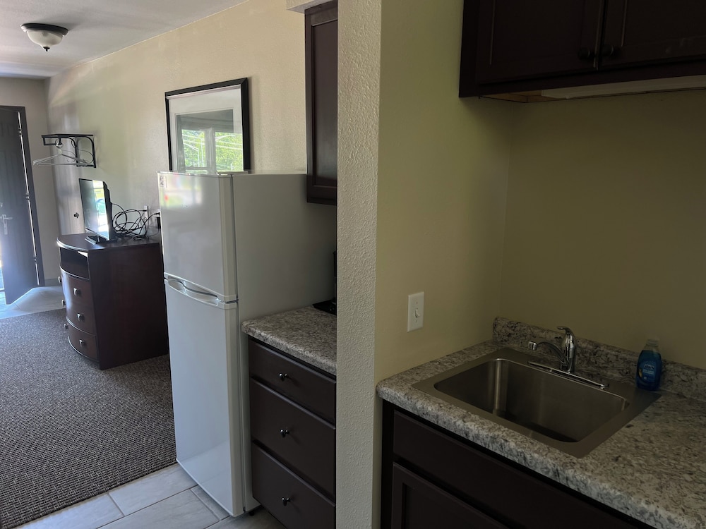 All Star Inn & Suites - photo 239