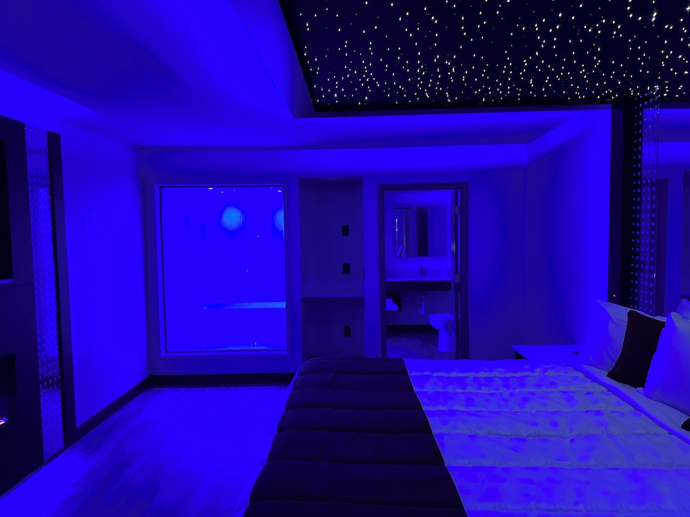 Imperial Suites - photo 11