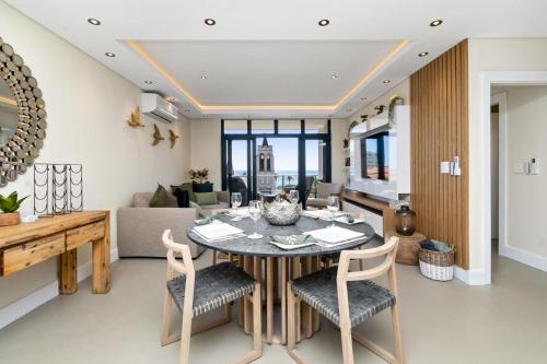 Atlantic Views Luxury 2 Bed with Pool in Sea Point