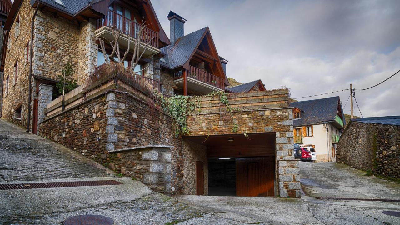 Plaus - carbon neutral hotel in Unknown City