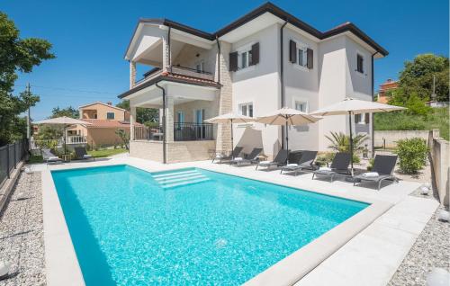 Gorgeous Home In Rojci With Kitchen — 5-Star Luxury Hotel in Kastelir, Croatia