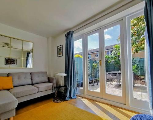 Kings Cross 4BR House Garden & Free Parking — 4-Star Luxury Hotel in London, United Kingdom