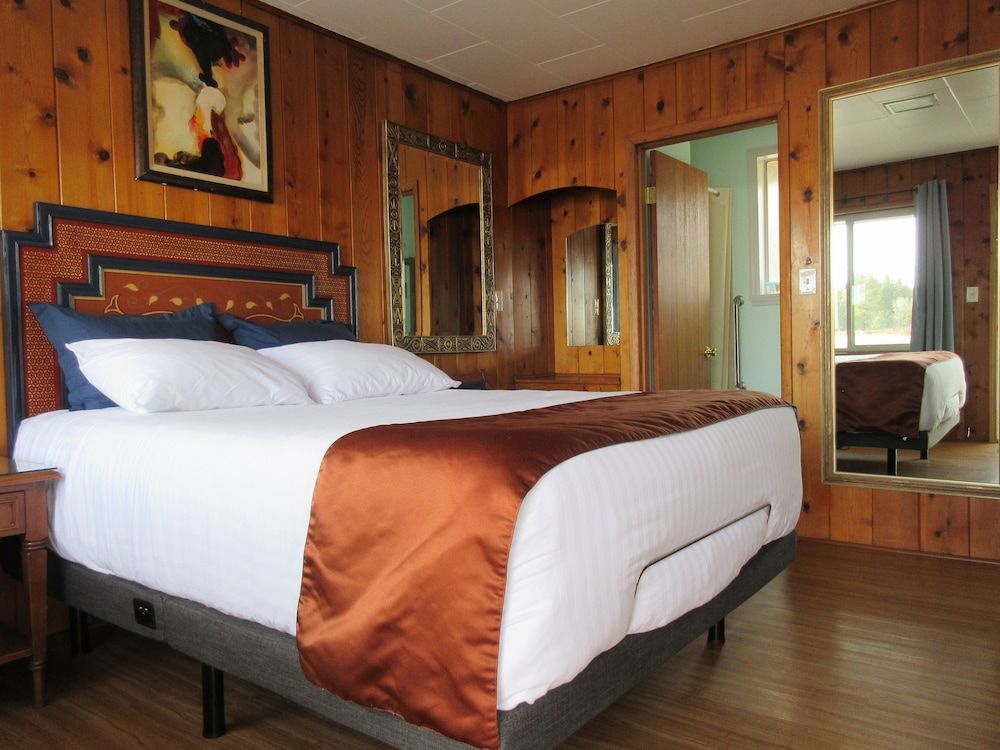 Melita’s Crater Lake Adventures in Chiloquin, United States