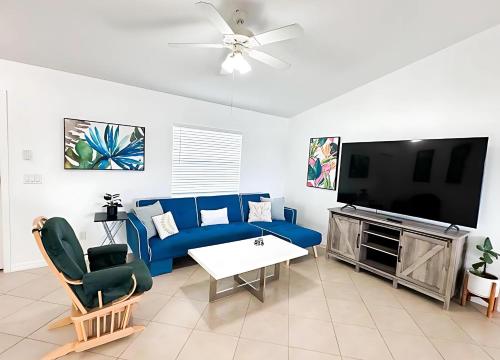 Experience Fun Starts Here w Pool & Wifi in Port Charlotte, United States