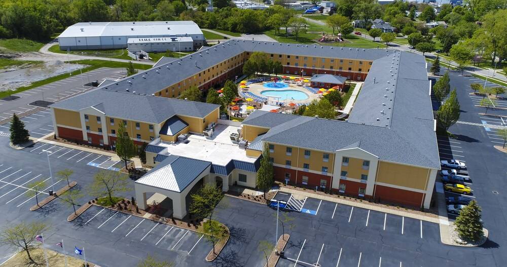 Cedar Point's Express Hotel - photo 31