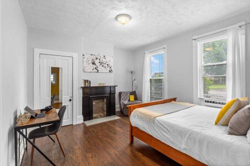 Stylish King Bed 2Bdrm 1 Mile To Dtwn Game Room — 4-Star Luxury Hotel in Cleveland, United States
