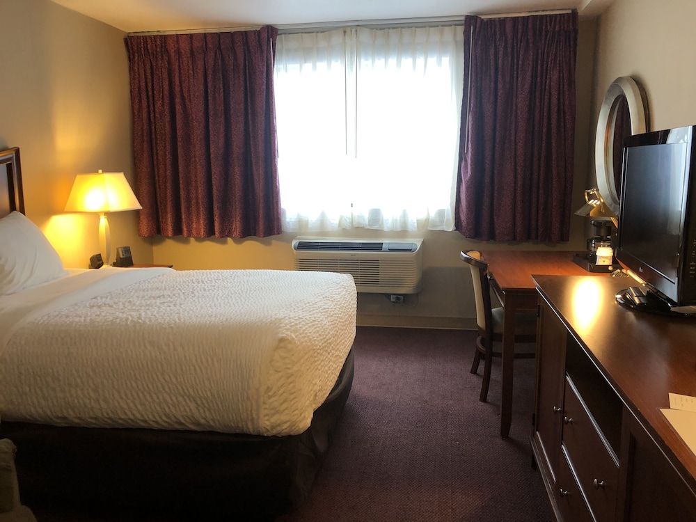 Clarion Inn Airport University - photo 8