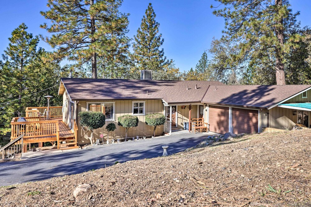 Game Room & Mtn Views: Tuolumne Hideaway pet-friendly hotel Soulsbyville