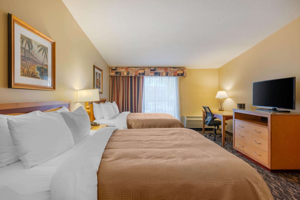 Clarion Inn Ormond Beach at Destination Daytona - photo 25