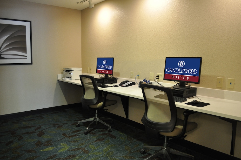 Candlewood Suites Bay City by IHG - photo 35