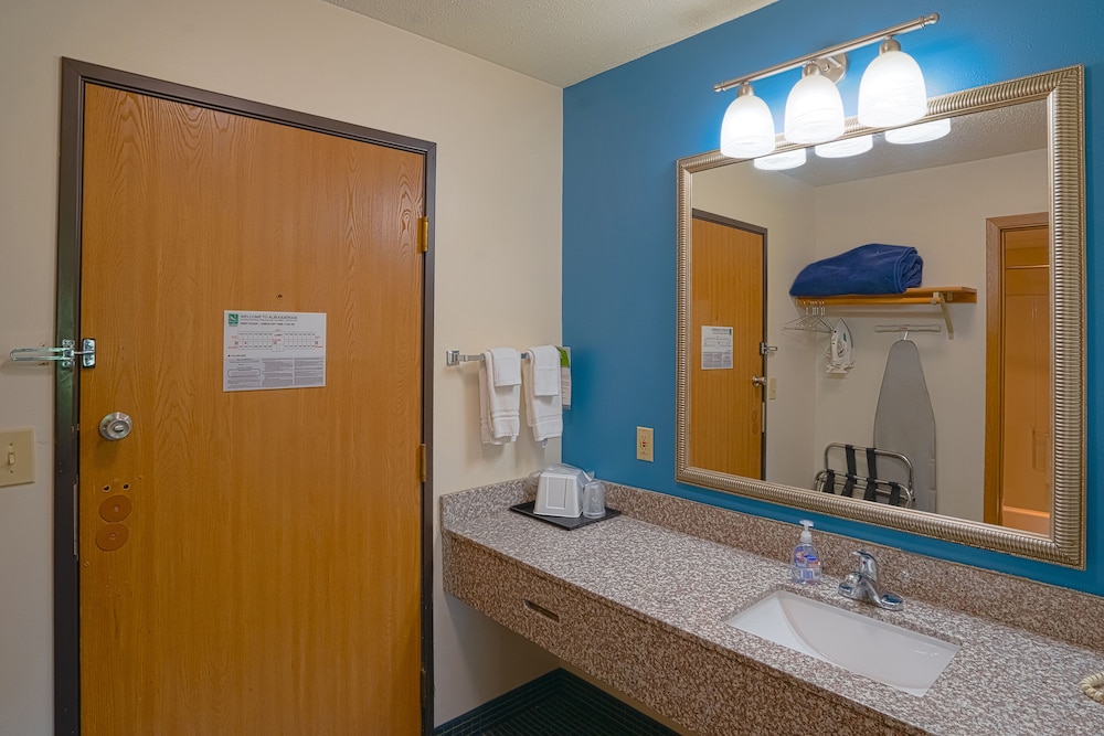 OYO Hotel Redwood Falls near Jackpot Casino - photo 36