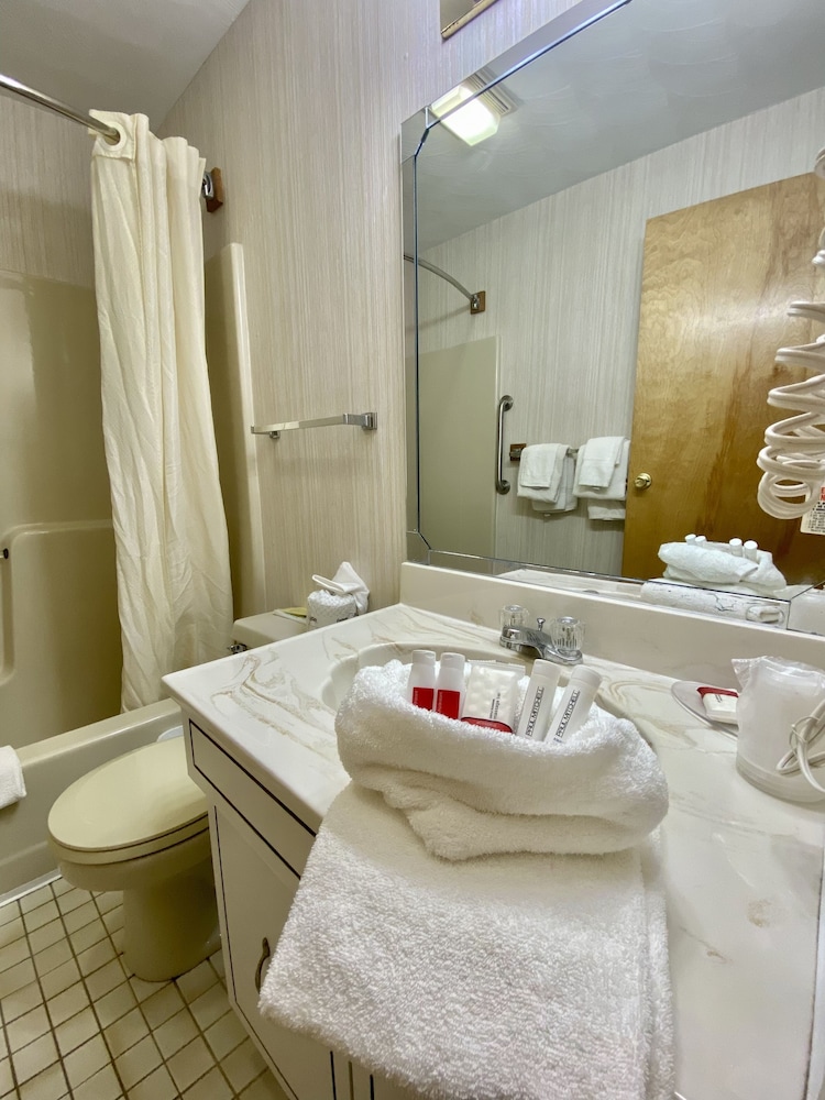 Baymont by Wyndham Lake George - photo 11