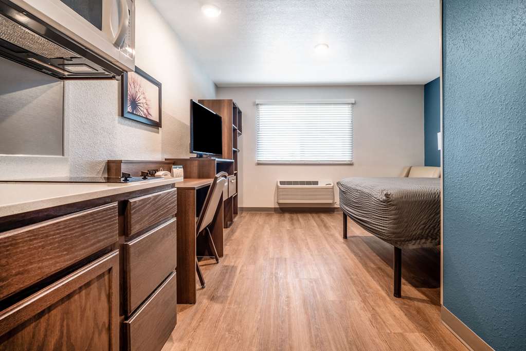 WoodSpring Suites Naples West - photo 7