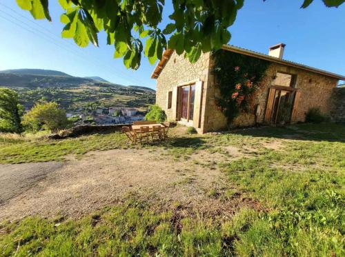 Le Grenier a Ble — hotel in Satillieu