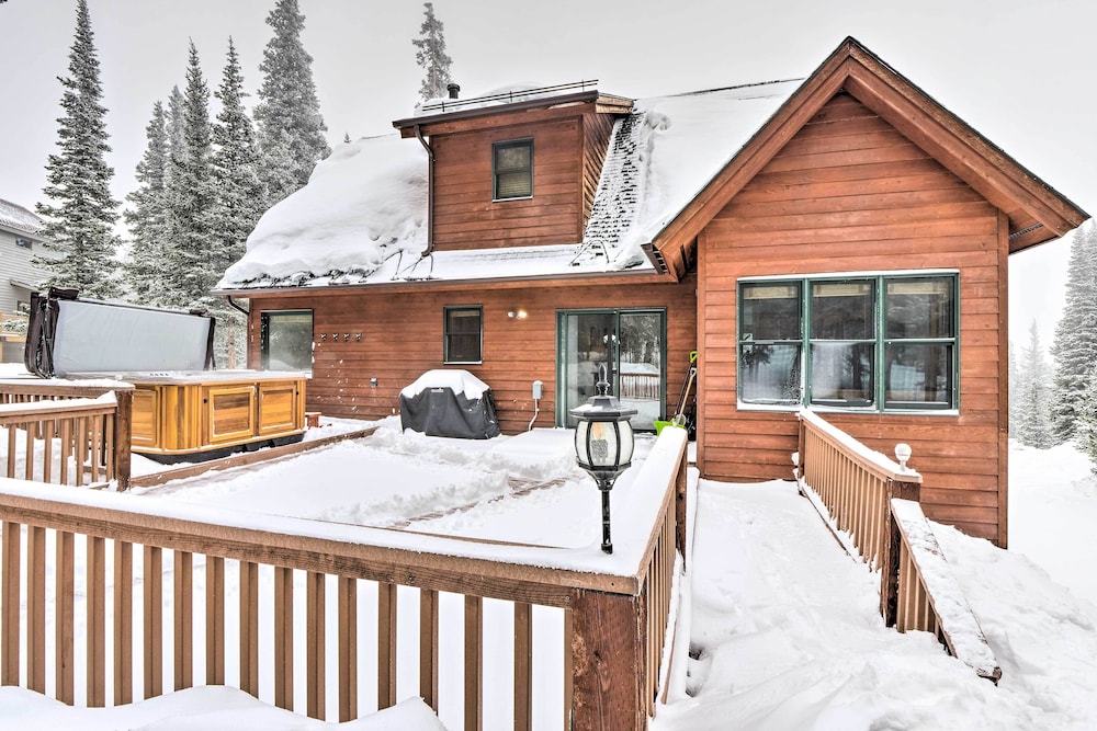 12 Mi to Breckenridge Ski Resort Cabin with Hot Tub in Breckenridge, United States