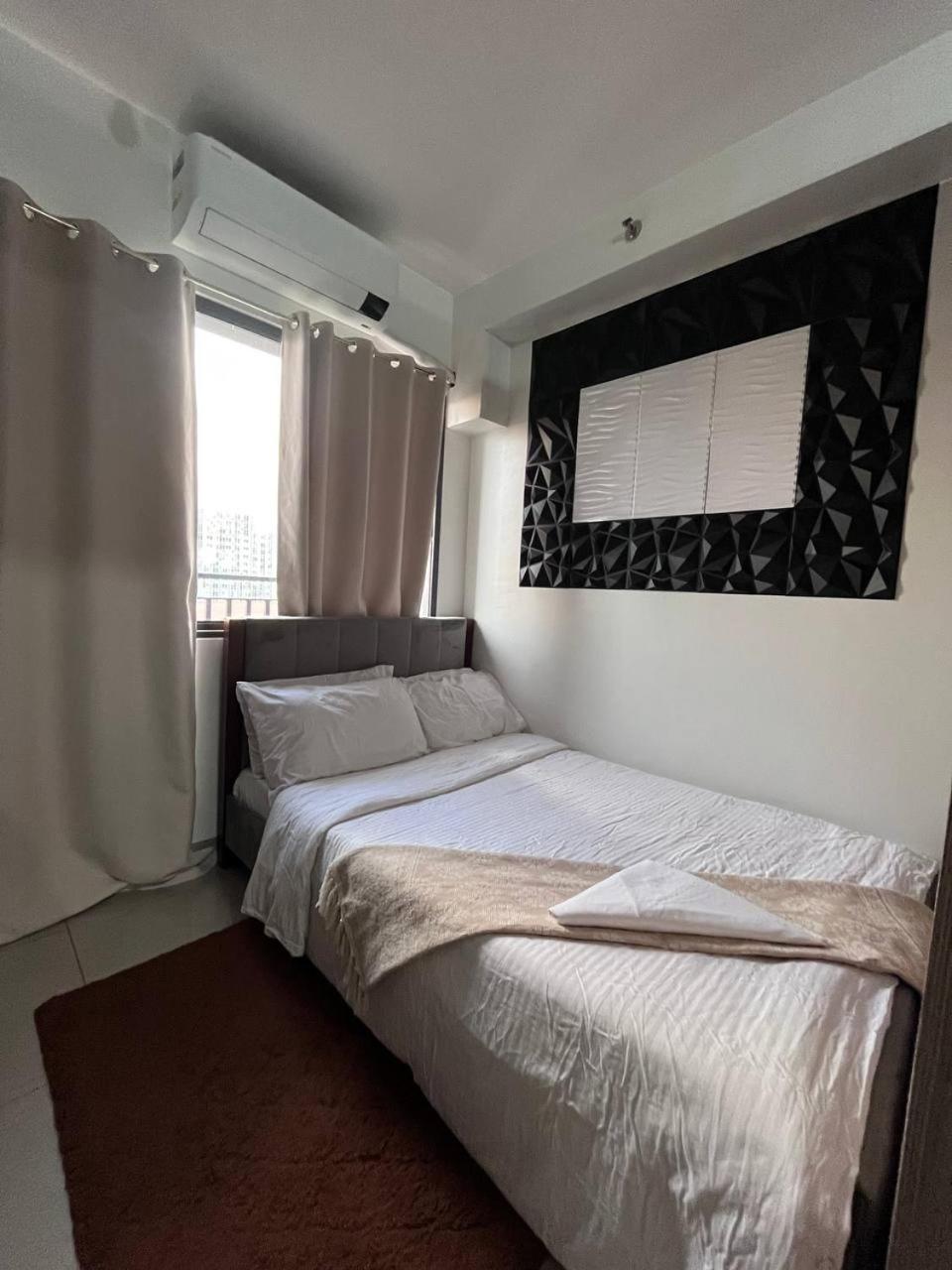 Couple or Barkada Room — Manila — photo 2