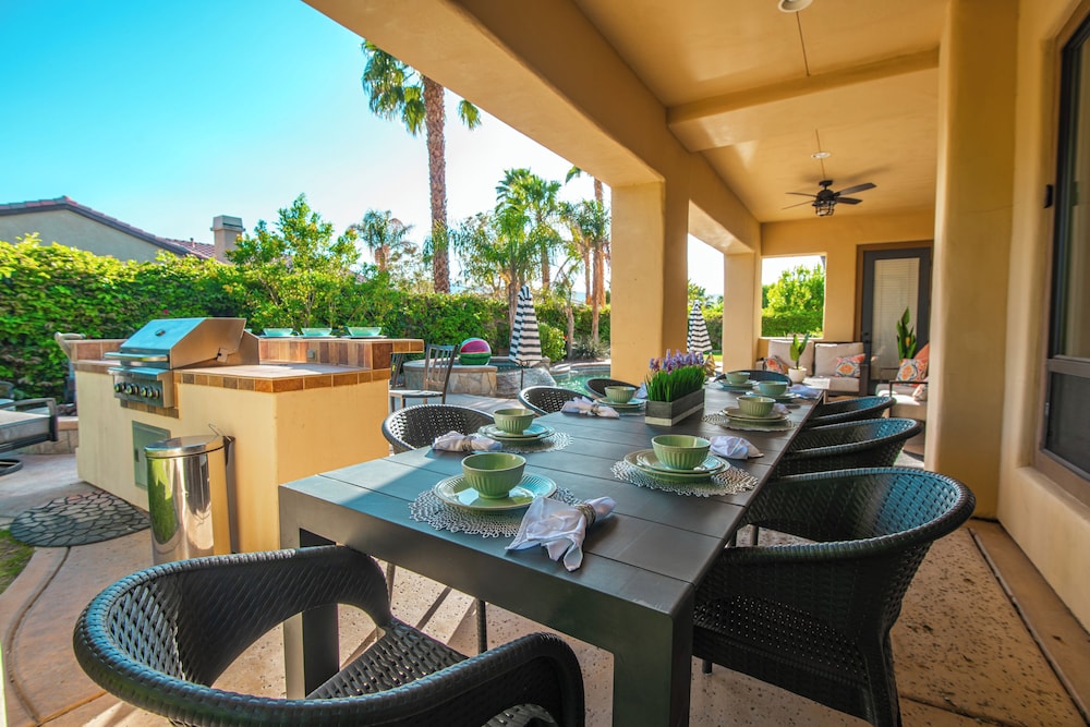 5BR Resort Style Entertainer with Pool Spa BBQ - photo 24
