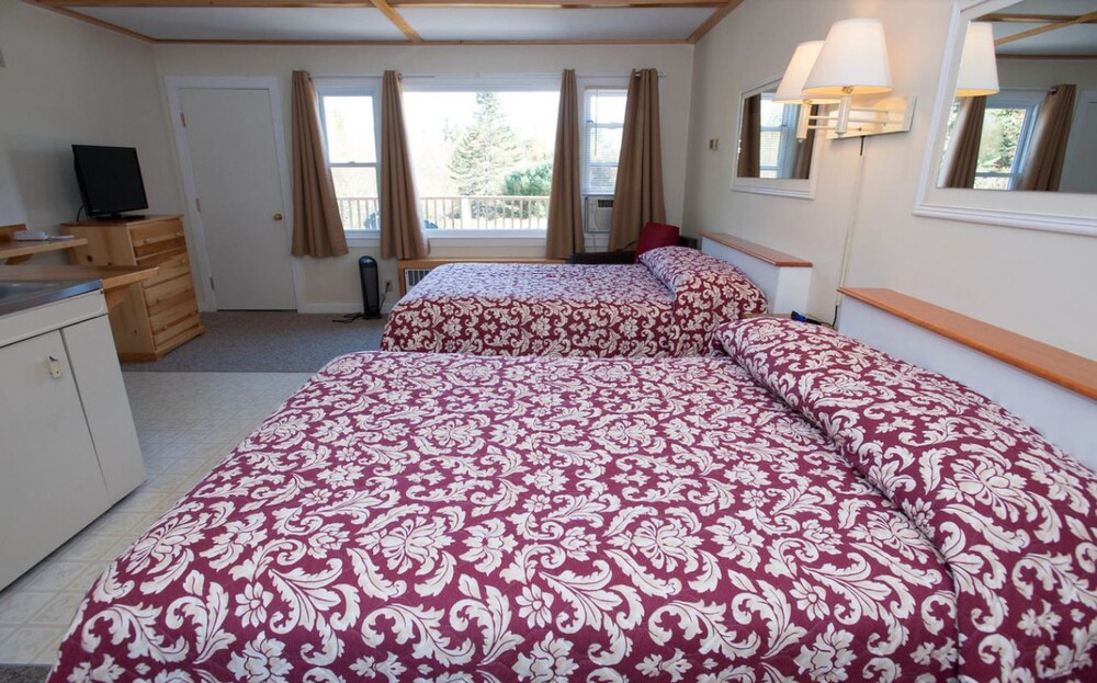 Eden Village Motel & Cottages - photo 8