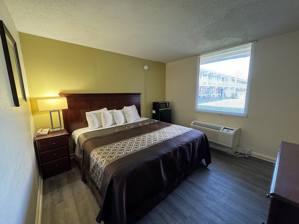 James River Inn & Suites - photo 7