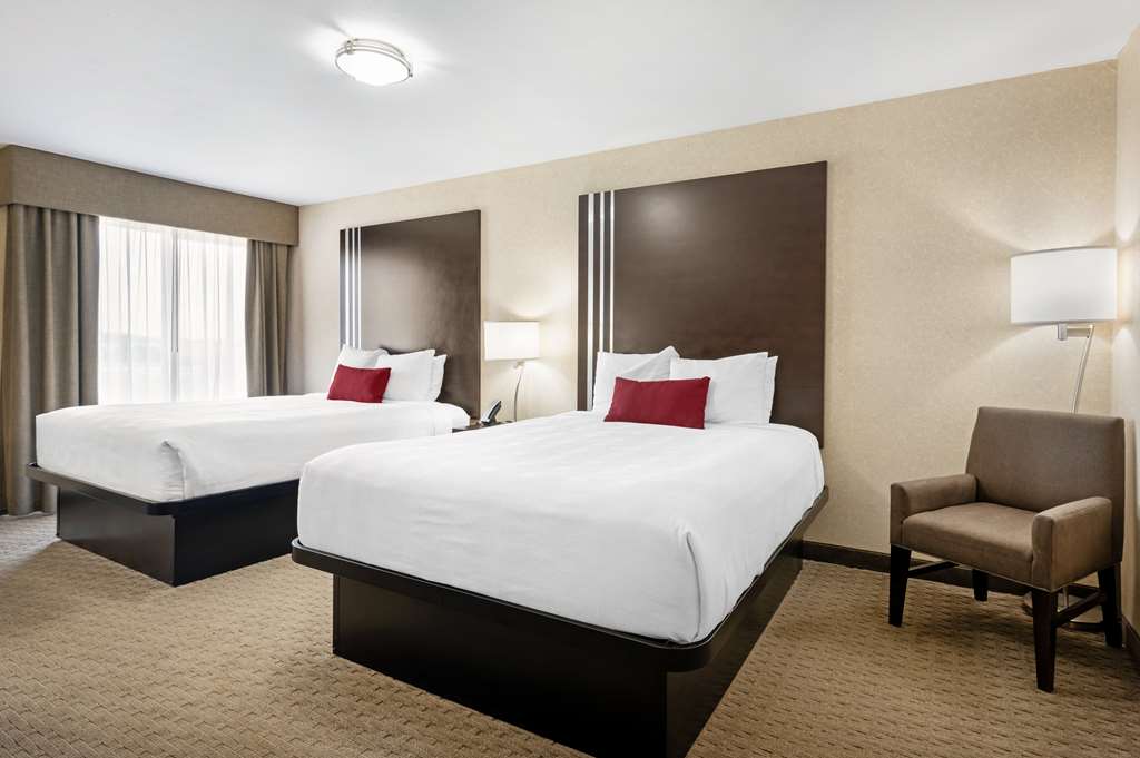 Best Western Plus Howe Inn - photo 28