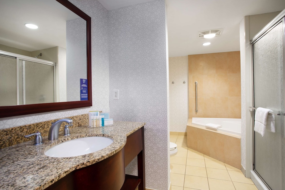 Hampton Inn Watertown - photo 15