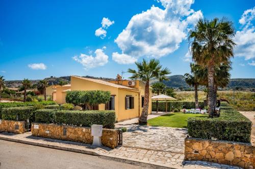 Villa Summer Spritz — 4-Star Luxury Hotel in Custonaci, Italy