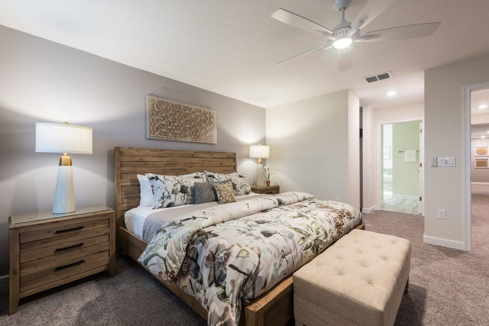 Chic Luxury Haven Unforgettable Retreat - photo 16