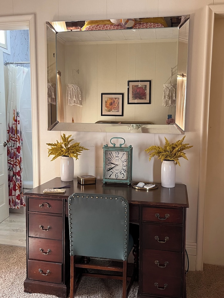 The Boho Buffalo Inn - photo 22