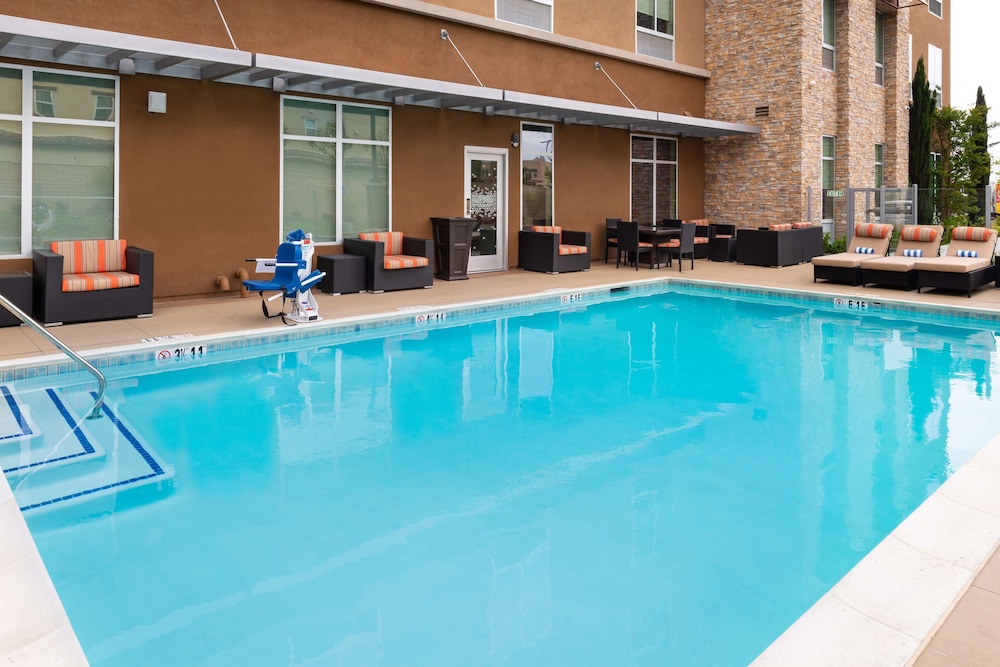 Hampton Inn & Suites Buena Park - photo 31