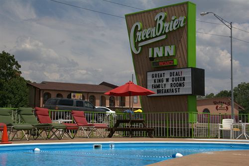 Greenbrier Inn - carbon neutral hotel in Branson