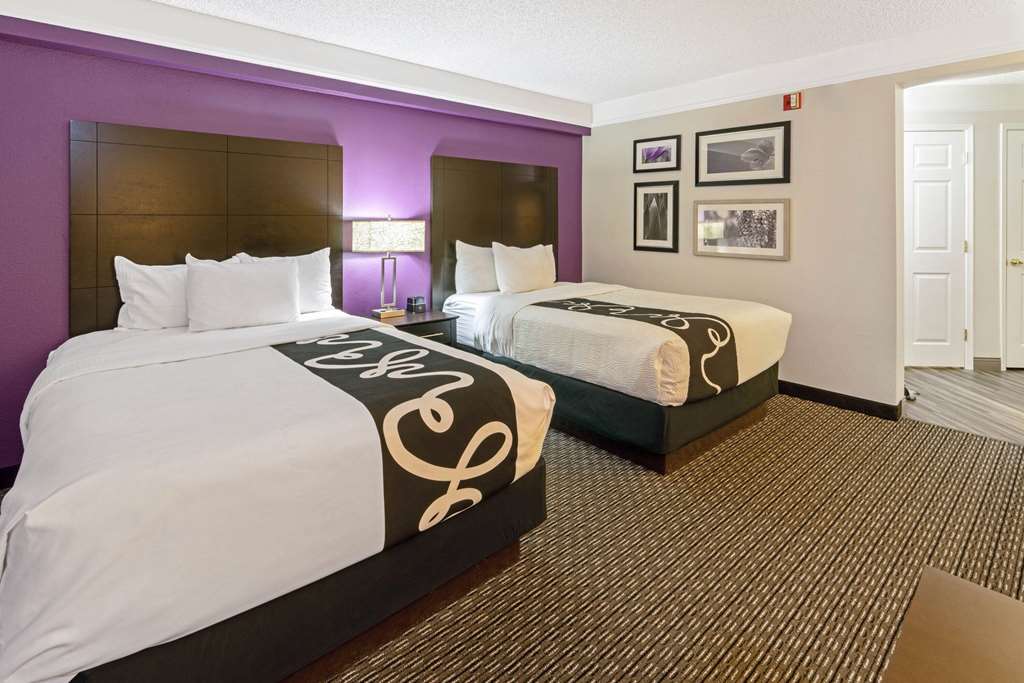 La Quinta Inn & Suites by Wyndham Phoenix Scottsdale - photo 16