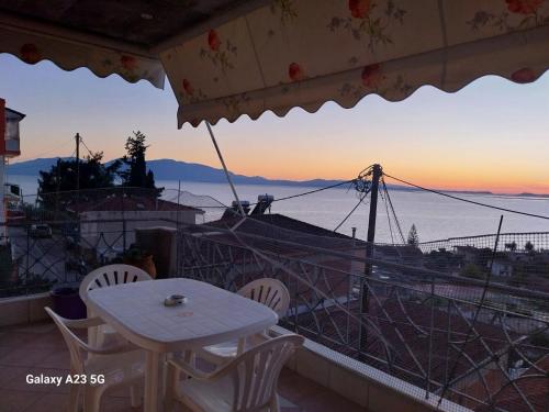 Menidi Apartment Β — 4-Star Luxury Hotel in Amfilochia, Greece