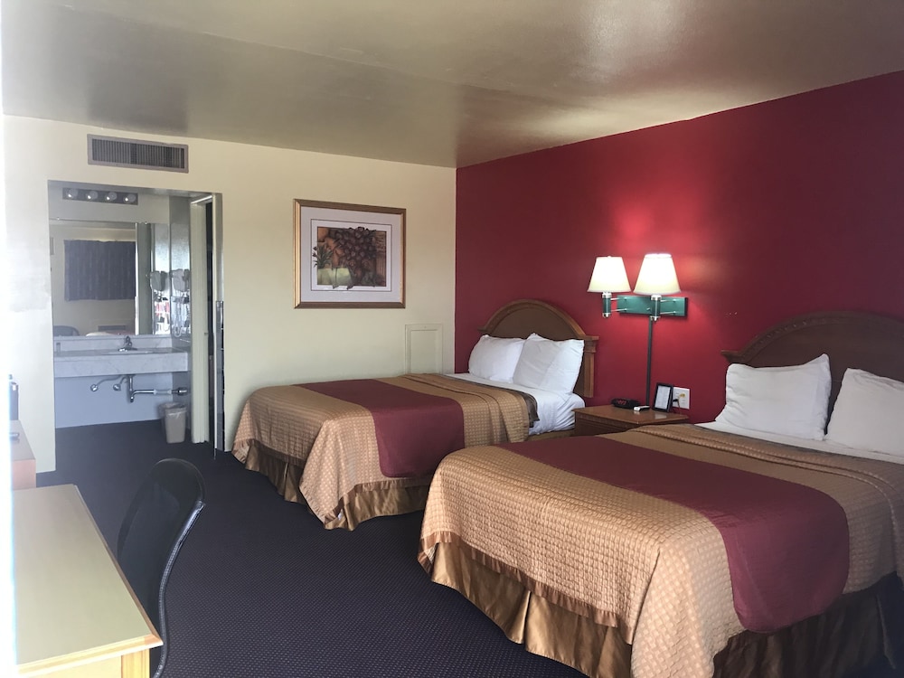 Shamrock Country Inn - photo 8