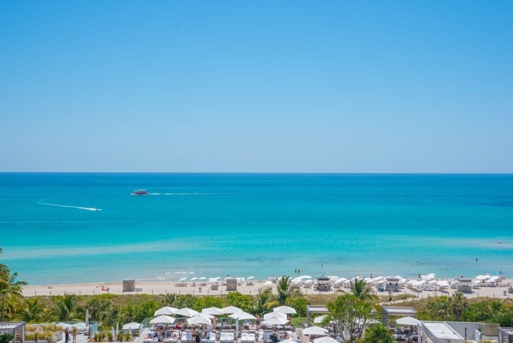 5 Star Hotel 1 1 Direct Ocean Unit 944 1 Bedroom Condo - photo 21