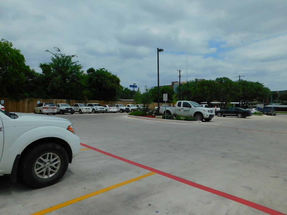 Candlewood Suites San Antonio Airport by IHG - photo 26