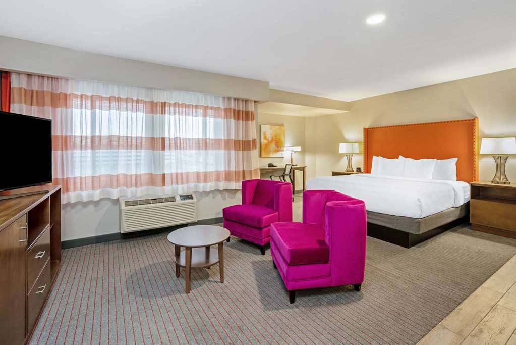 La Quinta Inn & Suites by Wyndham Seattle Federal Way - photo 22