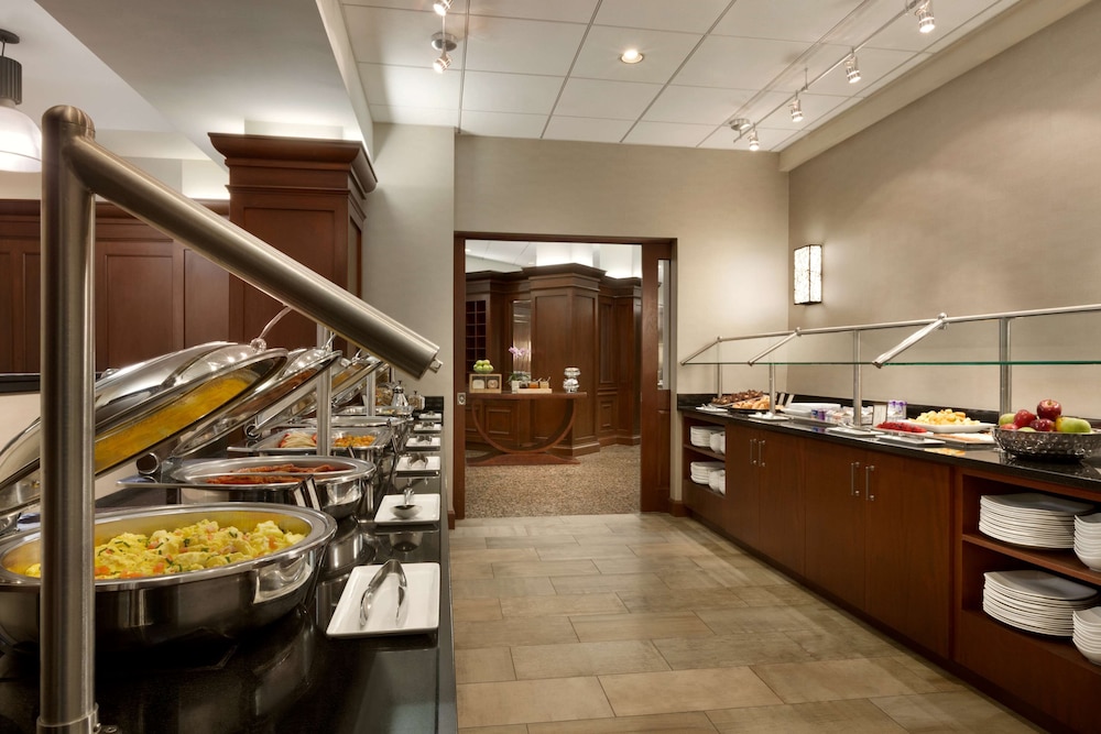 Hilton Arlington - photo 33