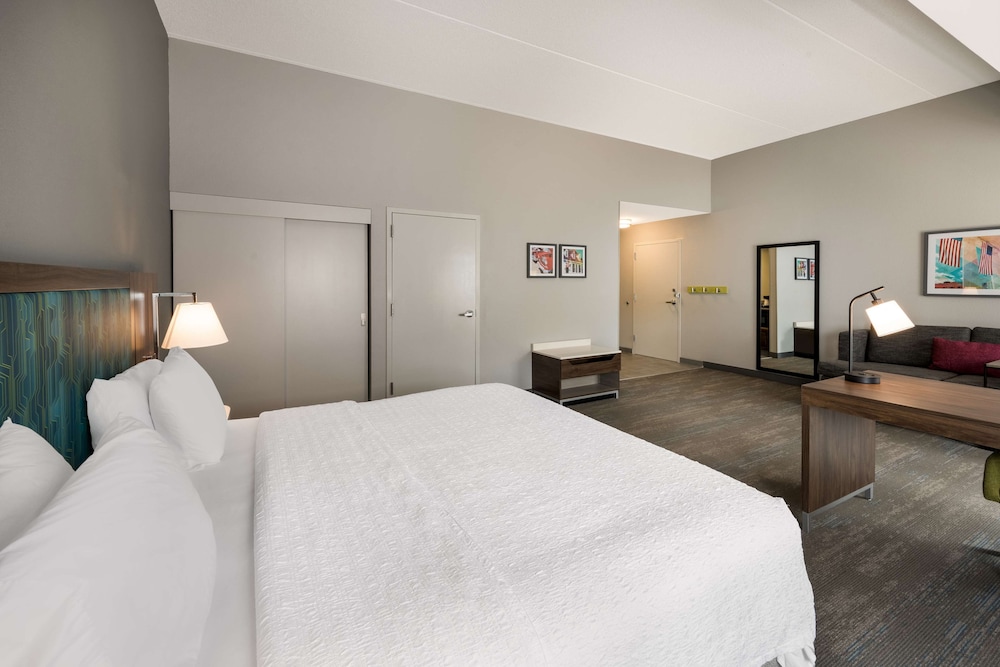 Hampton Inn & Suites Fredericksburg at Celebrate Virginia - photo 36