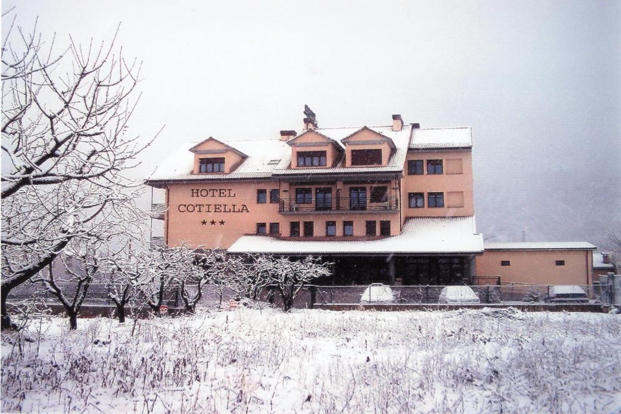 Hotel Cotiella — hotel in Campo