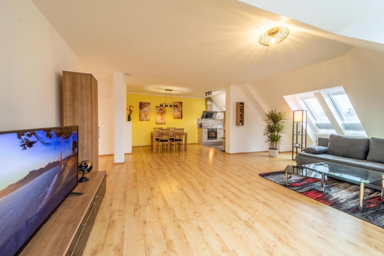 Moderne Dachgeschosswohnung Parkplatz Waschmaschine — Coburg — photo 2