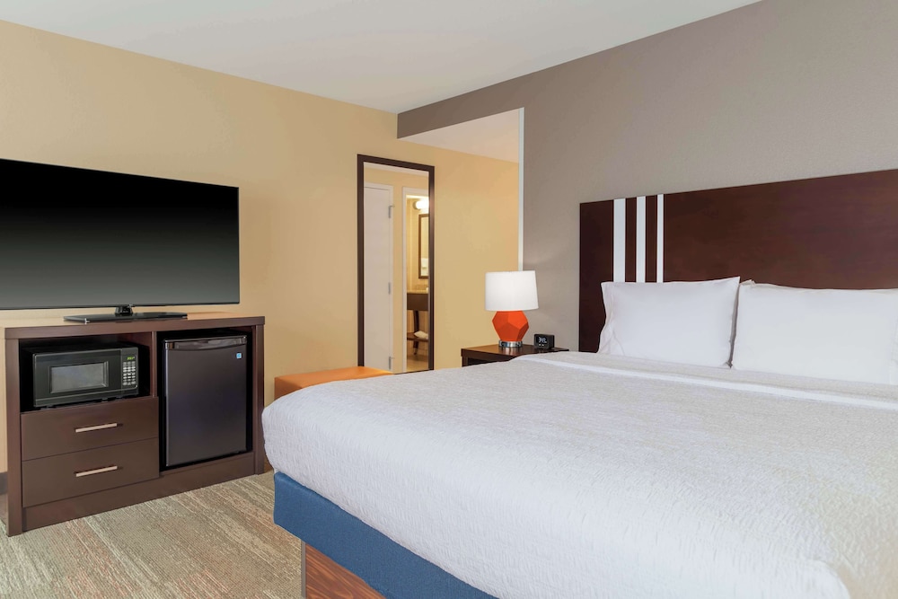 Hampton Inn & Suites Madison Downtown - photo 13
