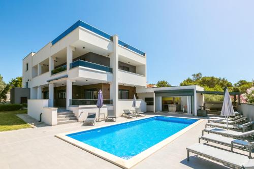 Villa Histra — 4-Star Luxury Hotel in Medulin, Croatia