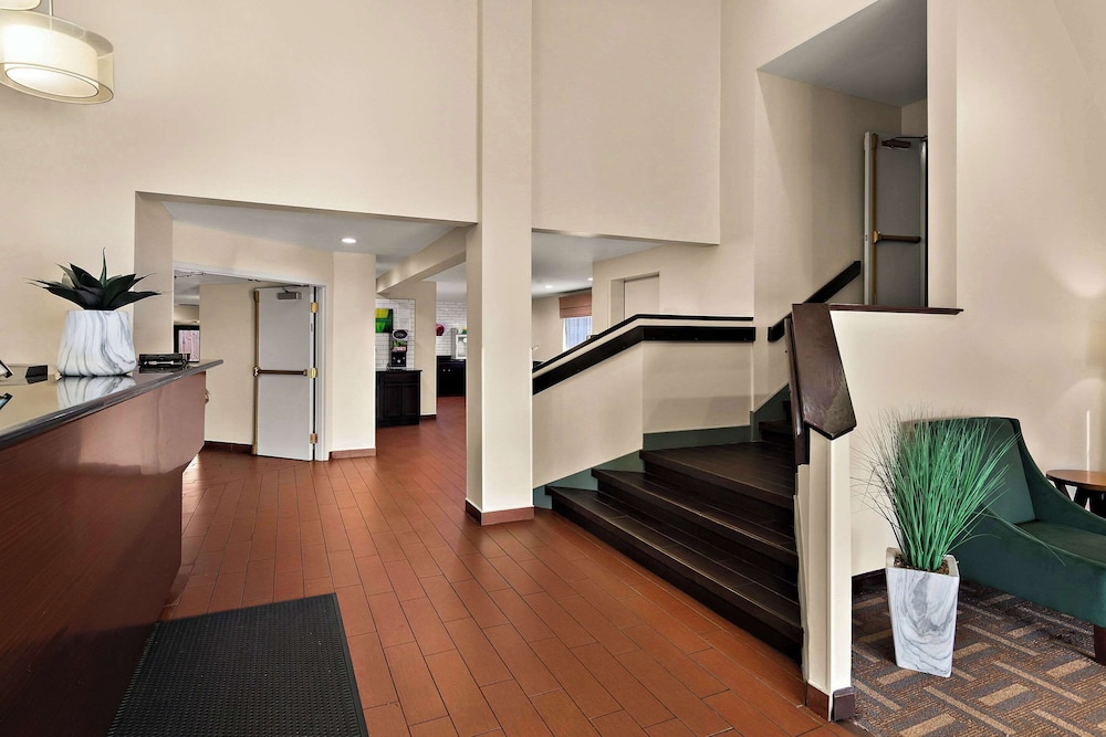 Quality Inn Memphis Northeast near I 40 - photo 3