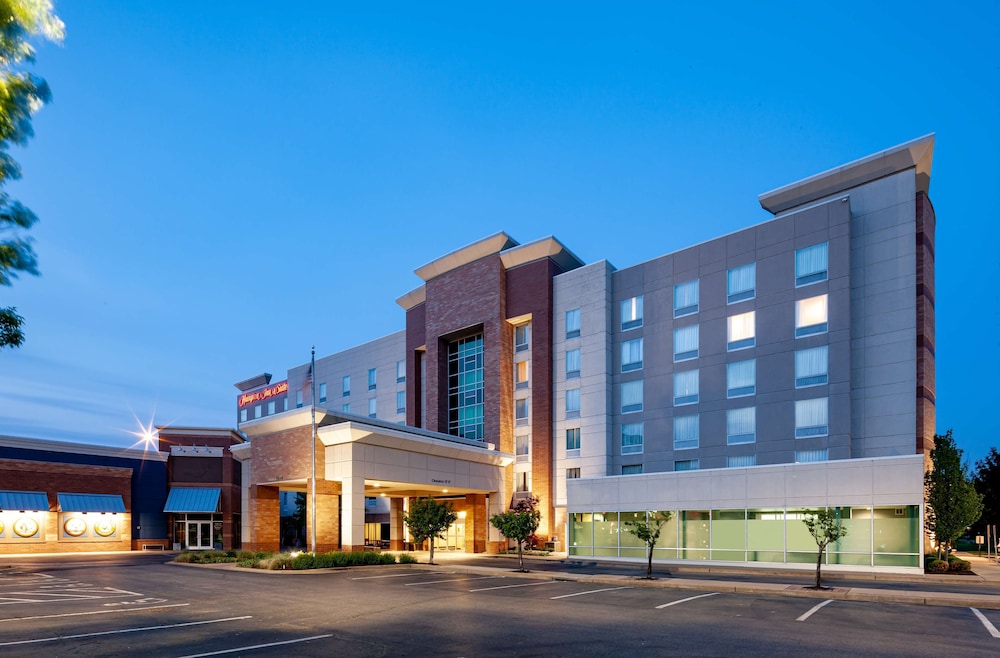 Hampton Inn & Suites St. Louis at Forest Park - photo 35