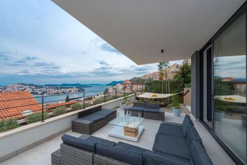 Sunset View Garden Taxioldtown5min Free Garage Voucher For Yacht Charter