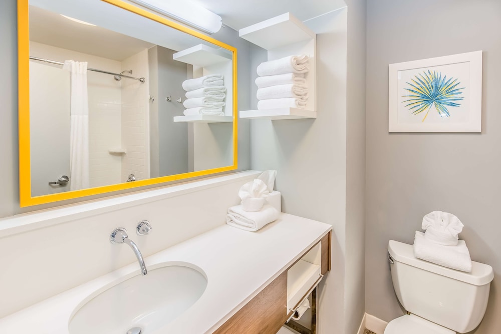 Hampton Inn Pensacola Beach - photo 65