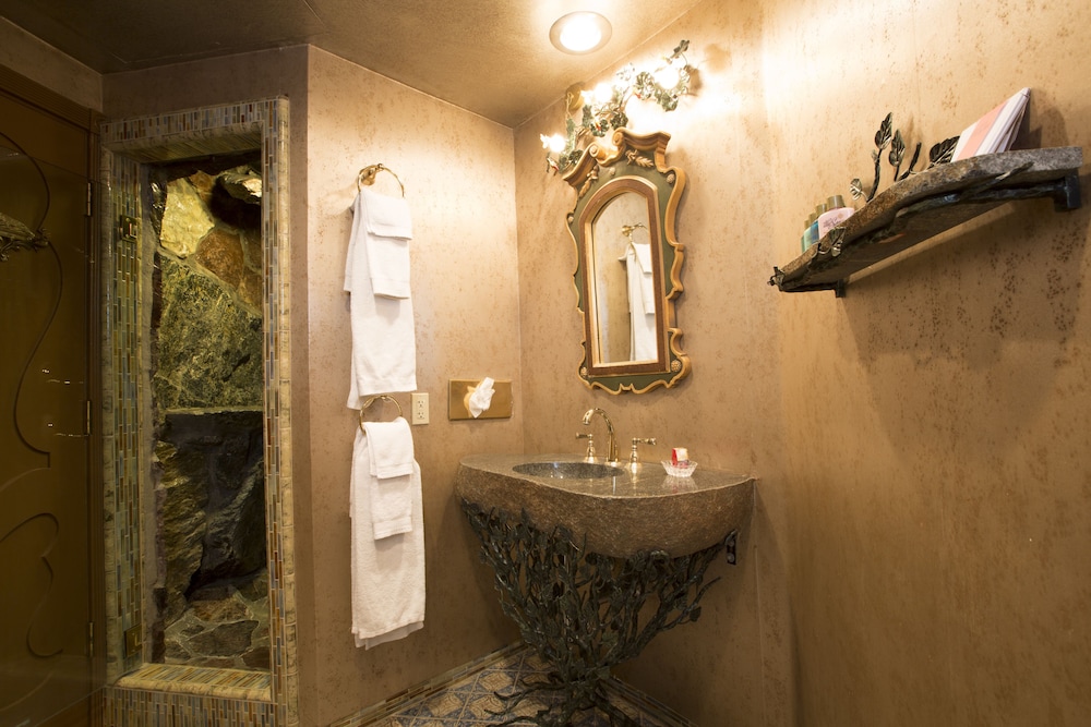 Madonna Inn - photo 278